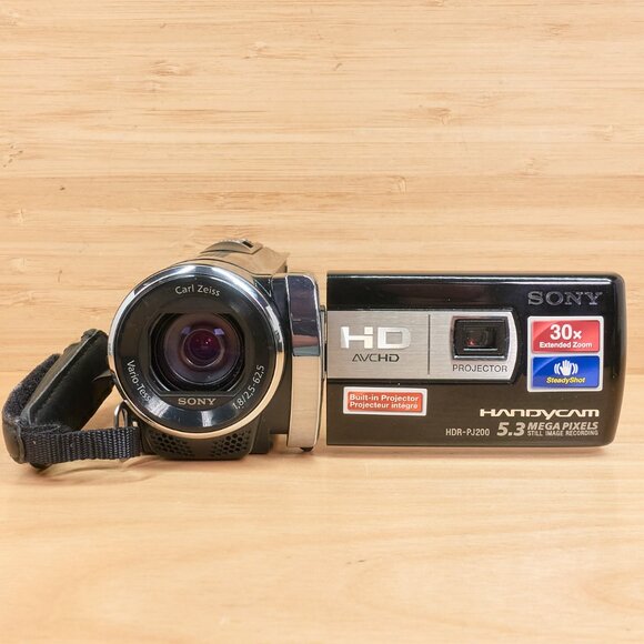 Sony HDR-PJ200 / HD Handycam Camcorder / Built-in Projector / Carl Zeiss Lens - Picture 1 of 10